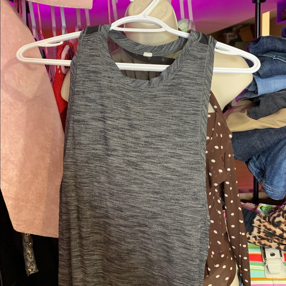 Gray Lululemon top